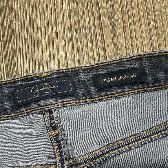 Jessica Simpson Skinny Jeans Kiss Me Jegging Distressed Medium Wash Size 33 - Picture 4 of 11
